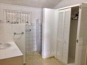 te-huur-appartement-Jan-Sofat-Curaçao-badkamer