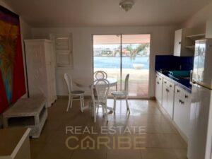 te-huur-appartement-Jan-Sofat-Curaçao-woonkamer