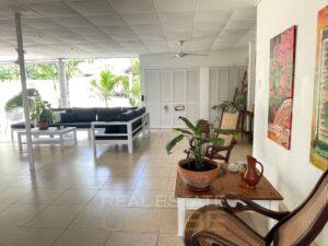 One-spacious-tall-tropical-villa-for-rent-in-the-pretty-central-area-Mahaai