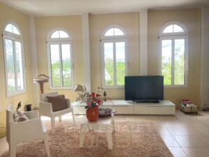 One-spacious-tall-tropical-villa-for-rent-in-the-pretty-central-area-Mahaai