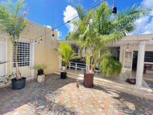 One-spacious-tall-tropical-villa-for-rent-in-the-pretty-central-area-Mahaai